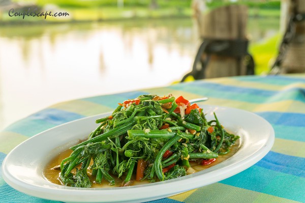 บ้านน้ำเคียงดิน