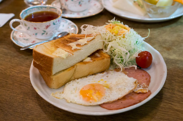 แฮม ขนมปัง ไข่ดาว
