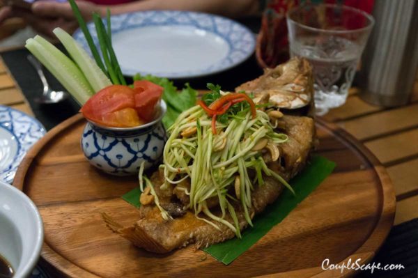 ปลาทอดยำมะม่วง